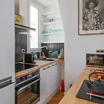 Artistic Flat With An Incredible View Close To Eiffel Tower - Welkeys