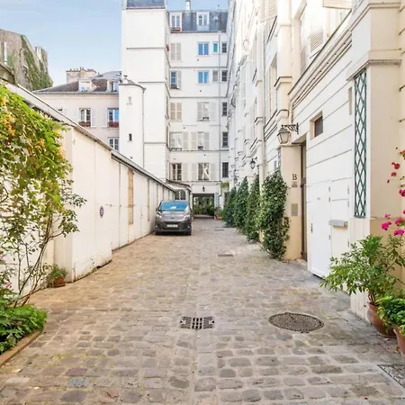 Artistic Flat With An Incredible View Close To Eiffel Tower - Welkeys Paris